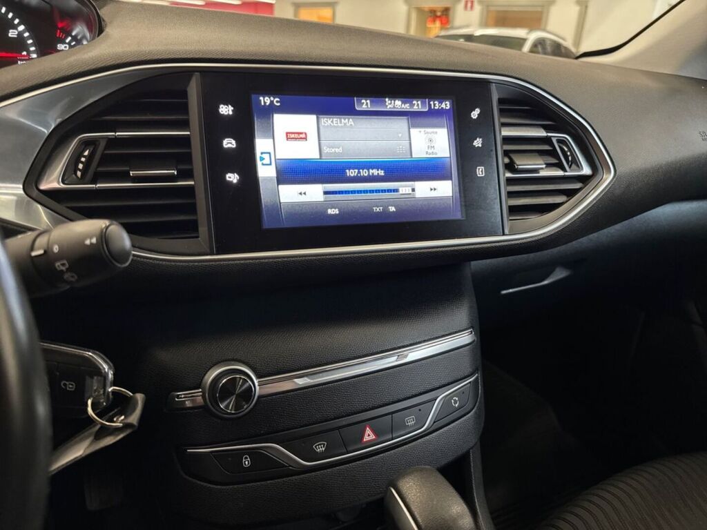 Peugeot 308 2017 Musta