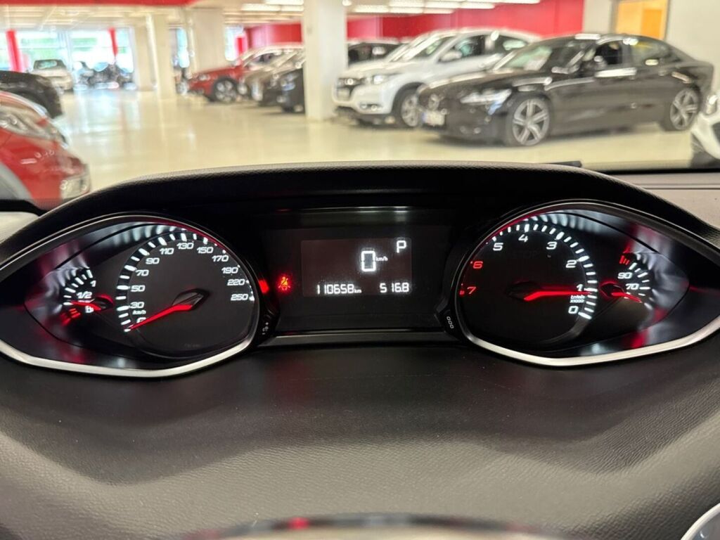 Peugeot 308 2017 Musta