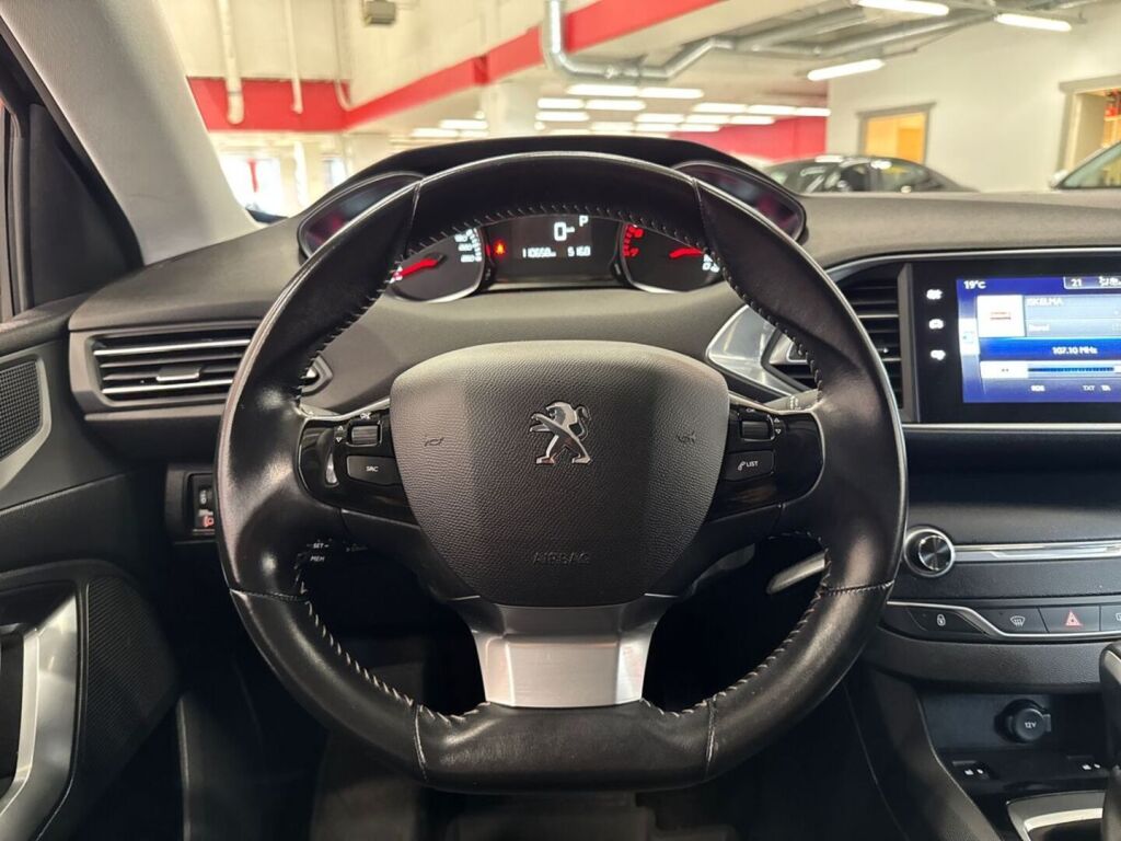 Peugeot 308 2017 Musta