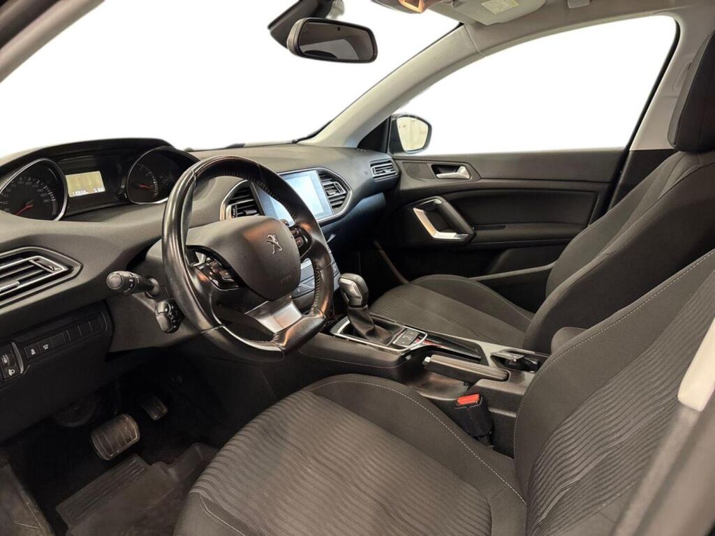 Peugeot 308 2017 Musta
