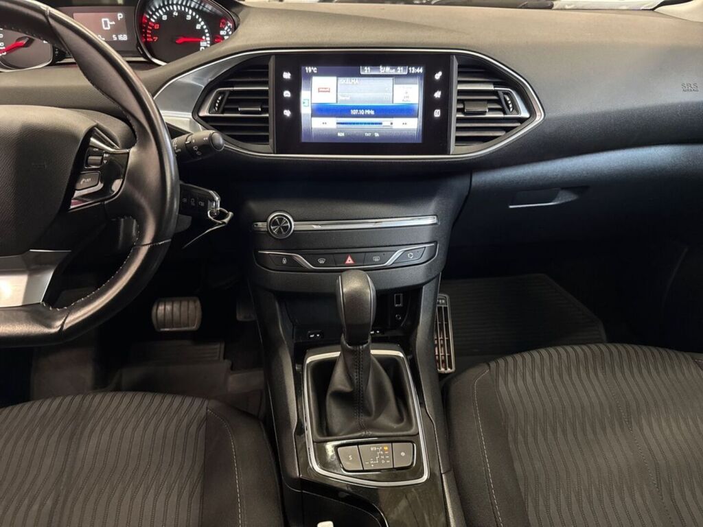 Peugeot 308 2017 Musta