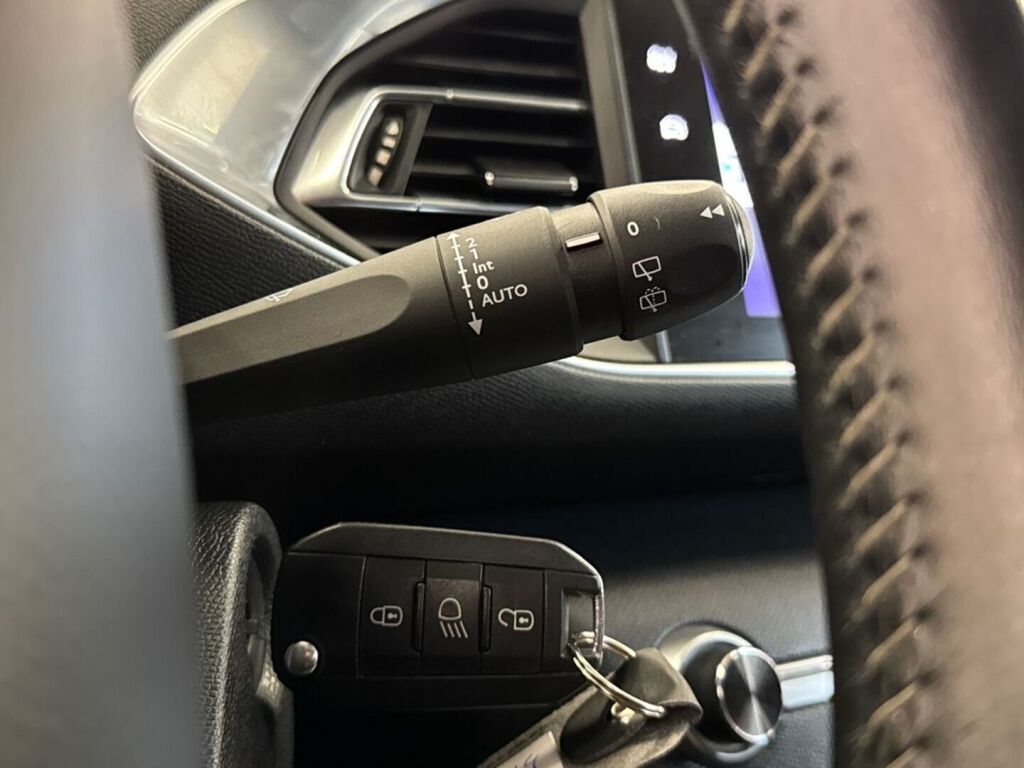 Peugeot 308 2017 Musta