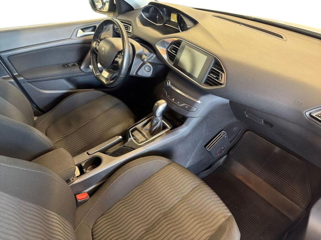 Peugeot 308 2017 Valkoinen