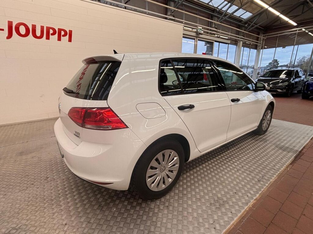 Volkswagen Golf 2017 Valkoinen