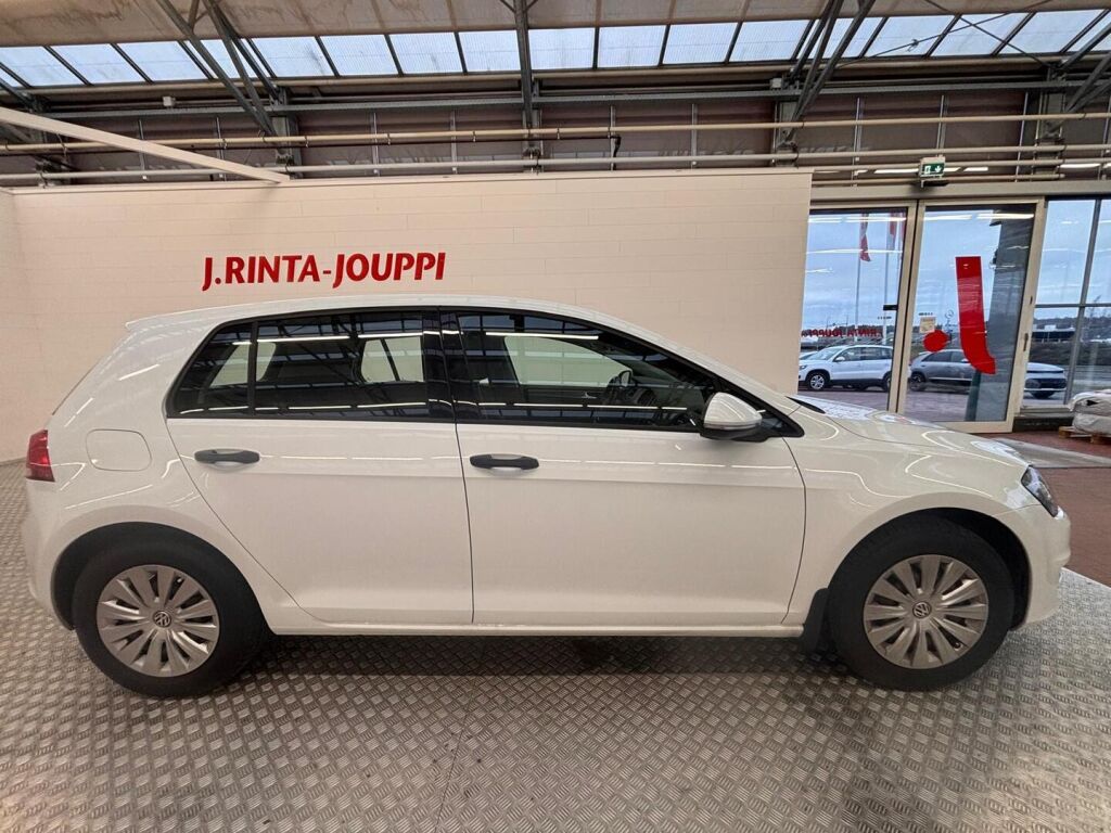 Volkswagen Golf 2017 Valkoinen