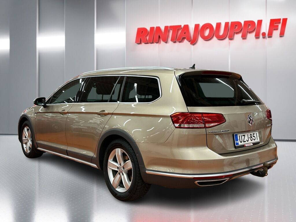 Volkswagen Passat 2016 Keltainen