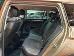 Volkswagen Passat 2016 Keltainen