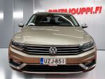 Volkswagen Passat 2016 Keltainen