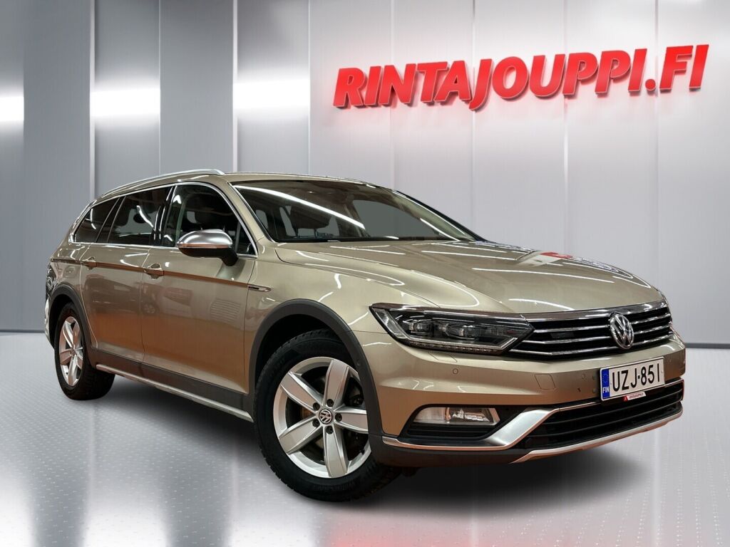 Volkswagen Passat 2016 Keltainen