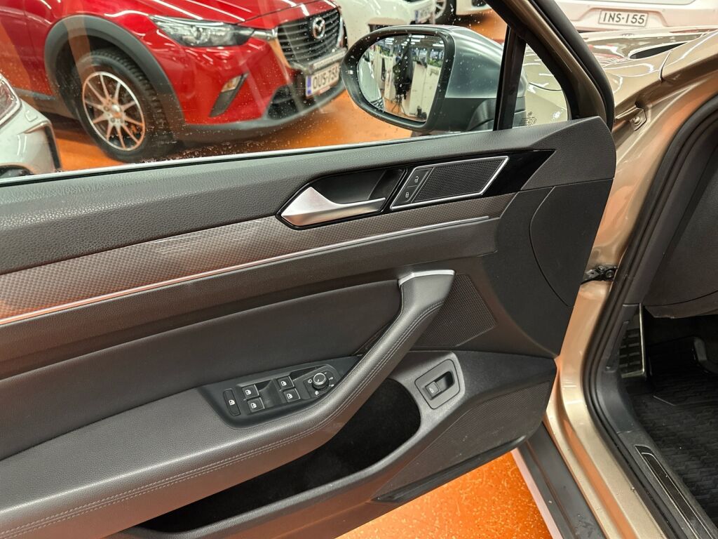 Volkswagen Passat 2016 Keltainen