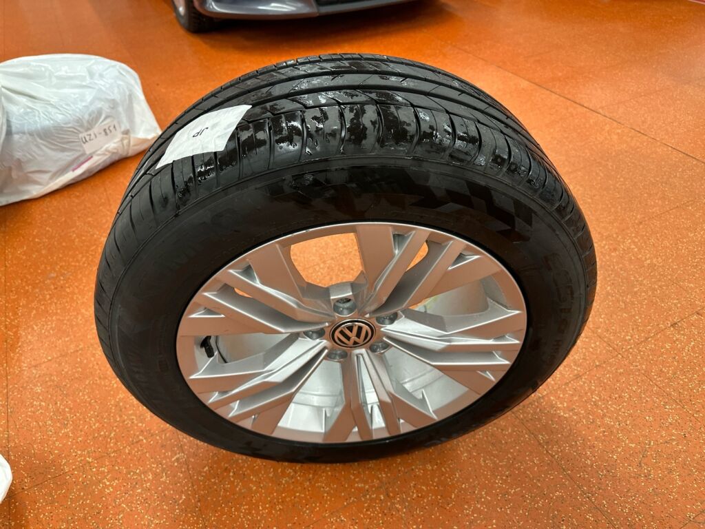 Volkswagen Passat 2016 Keltainen