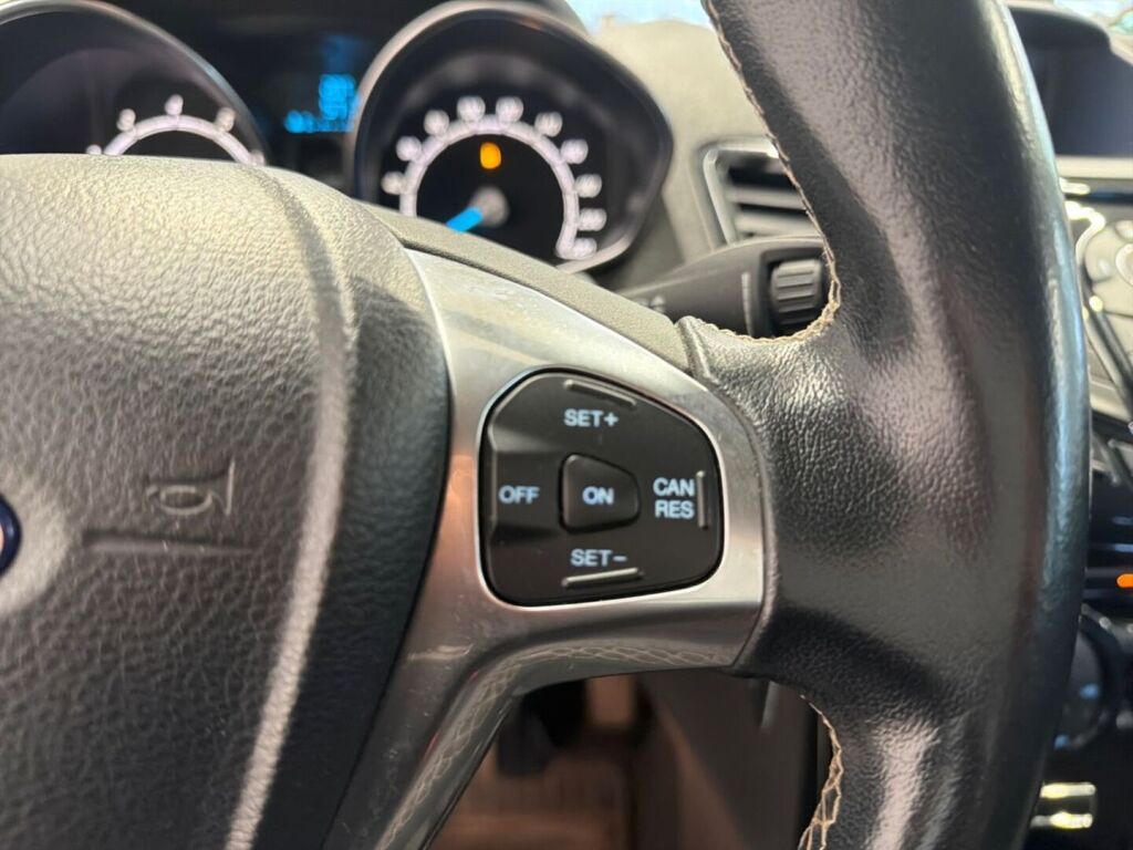 Ford Fiesta 2016 Valkoinen