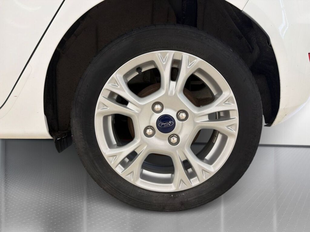 Ford Fiesta 2016 Valkoinen