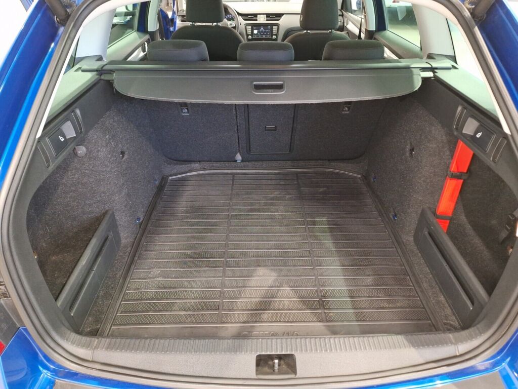 Skoda Octavia 2016 Sininen
