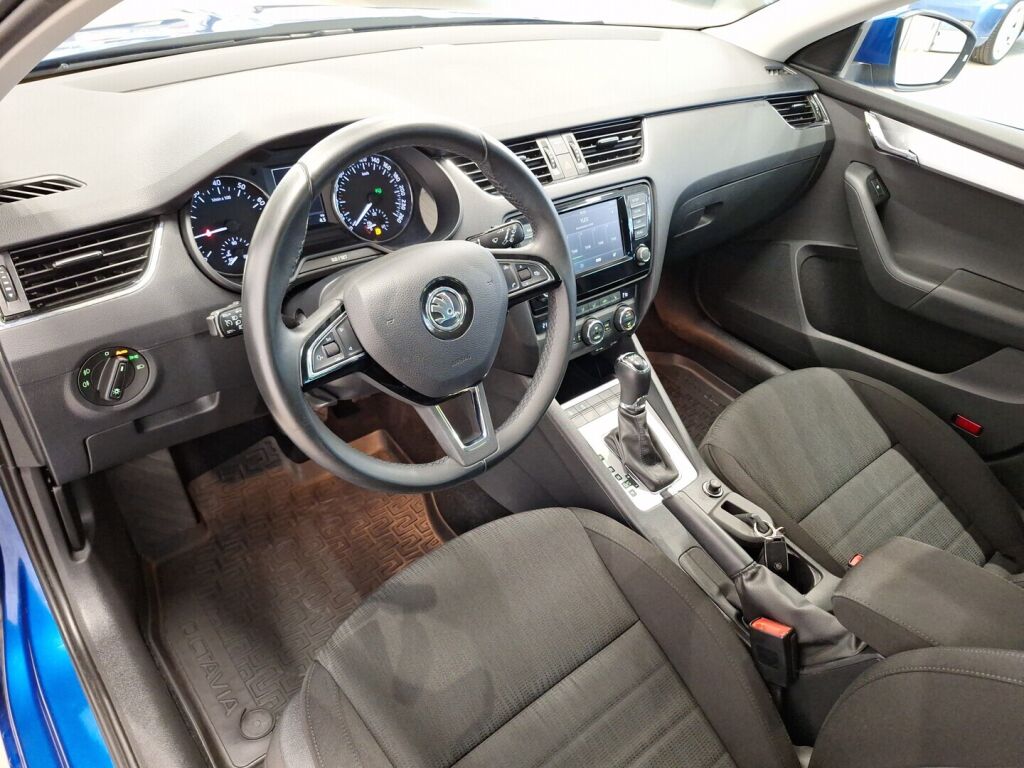 Skoda Octavia 2016 Sininen