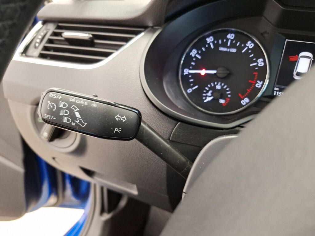 Skoda Octavia 2016 Sininen