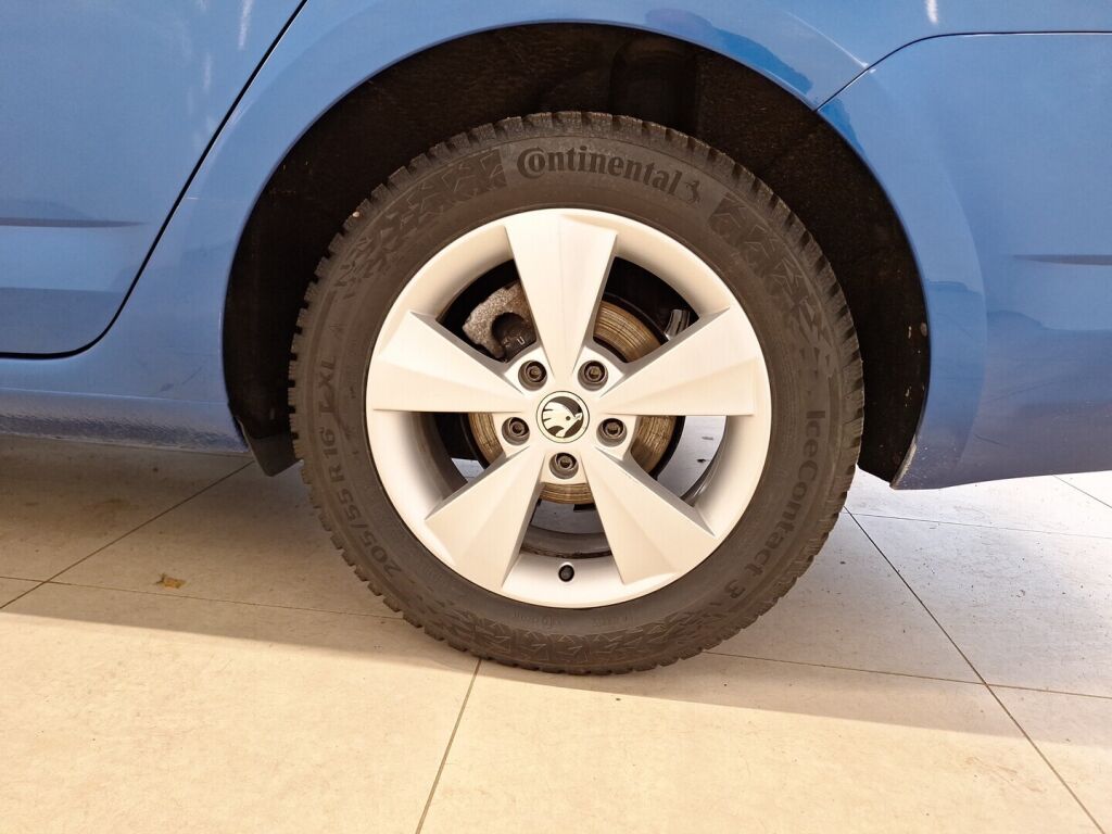 Skoda Octavia 2016 Sininen