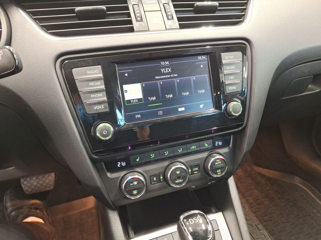 Skoda Octavia 2016 Sininen