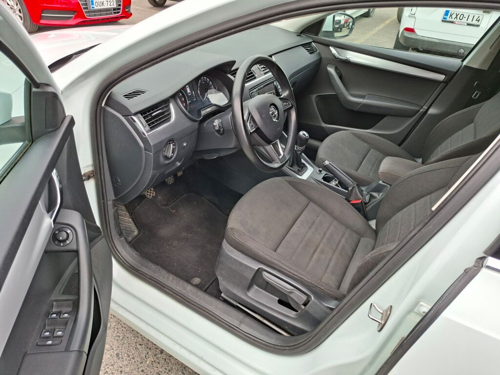 Skoda Octavia 2016 Valkoinen