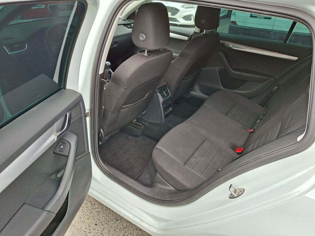 Skoda Octavia 2016 Valkoinen