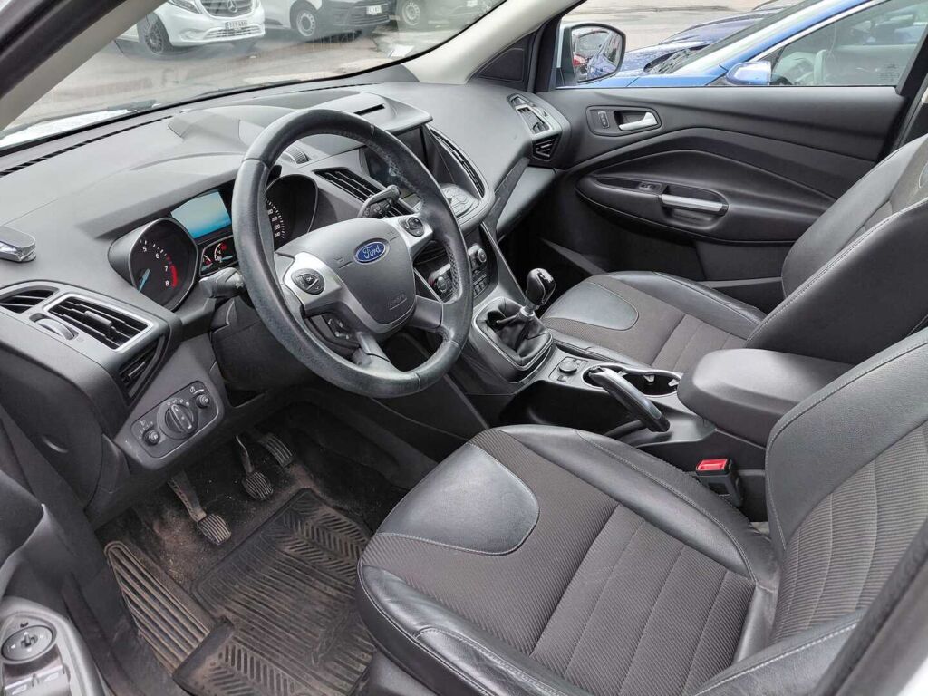 Ford Kuga 2016 Valkoinen