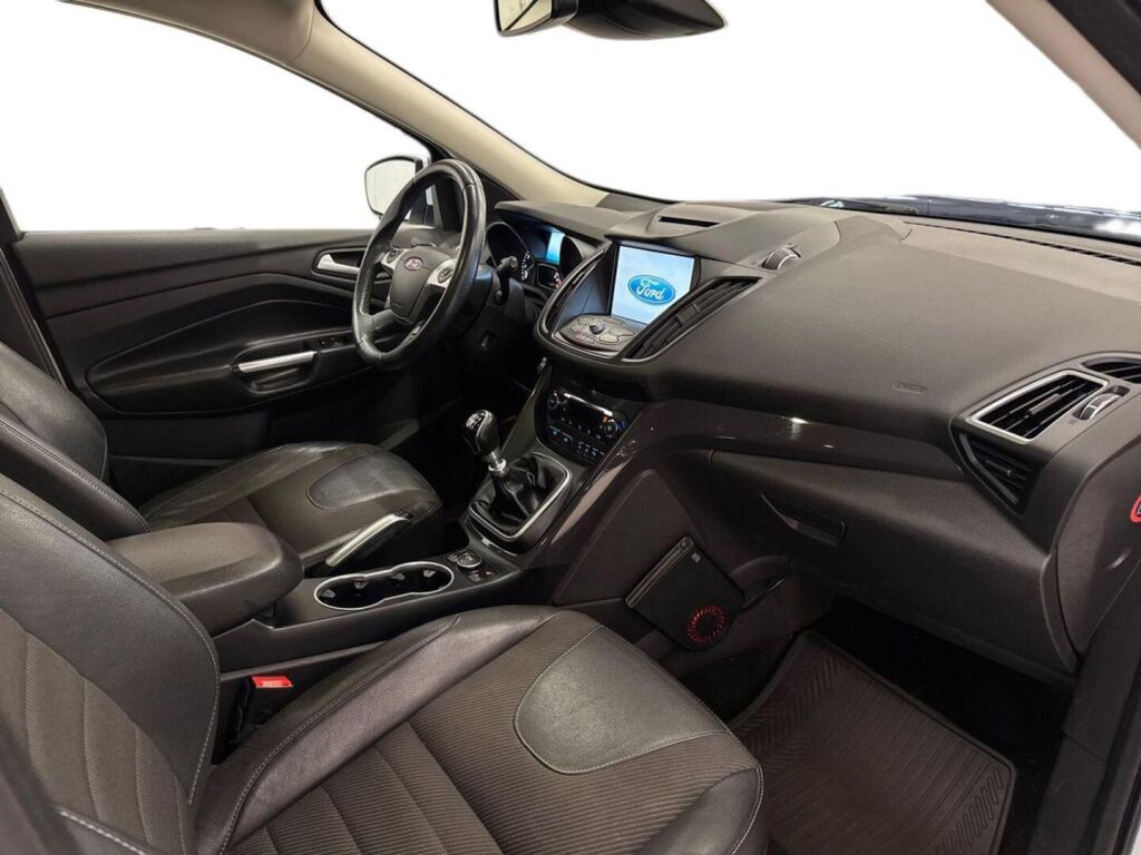 Ford Kuga 2016 Valkoinen