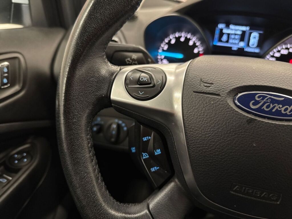 Ford Kuga 2016 Valkoinen
