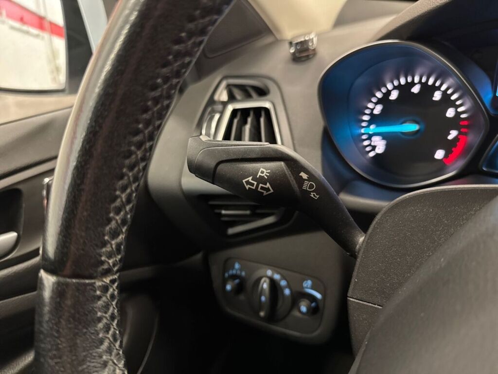 Ford Kuga 2016 Valkoinen