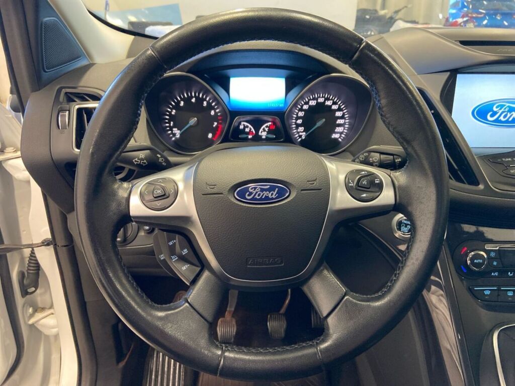 Ford Kuga 2016 Valkoinen