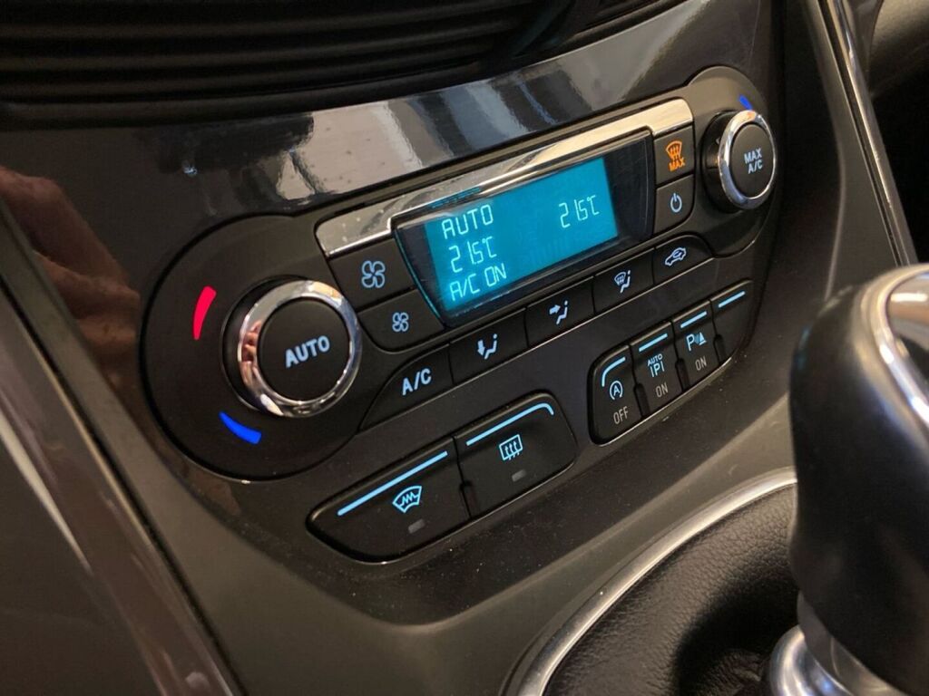 Ford Kuga 2016 Valkoinen