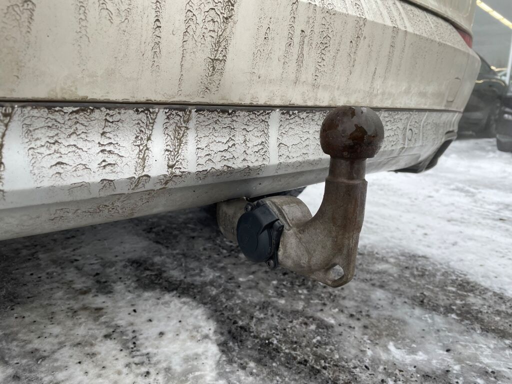 Volvo XC90 2017 Ruskea (beige)