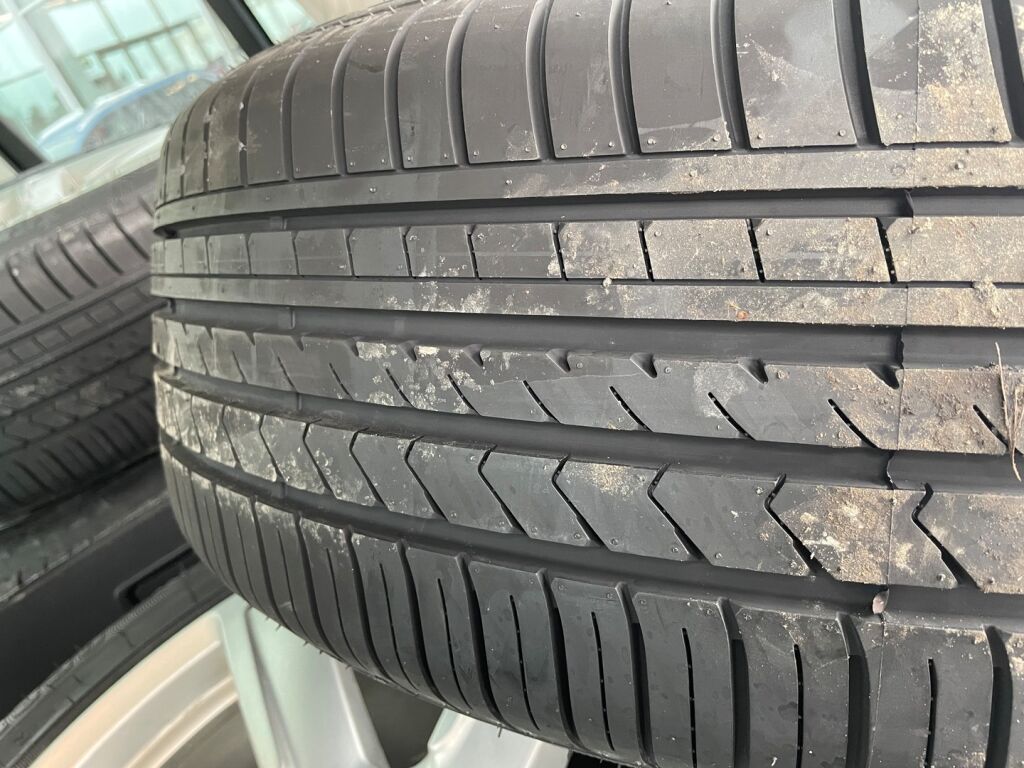 Volvo XC90 2017 Ruskea (beige)