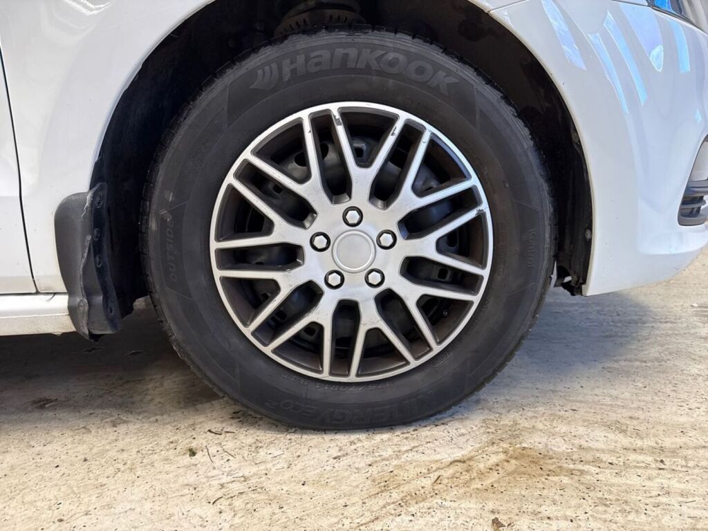 Volkswagen Polo 2016 Valkoinen