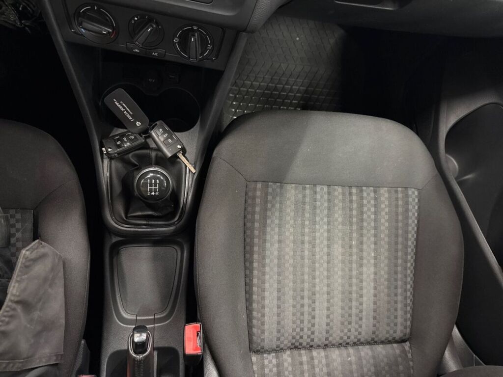Volkswagen Polo 2016 Valkoinen