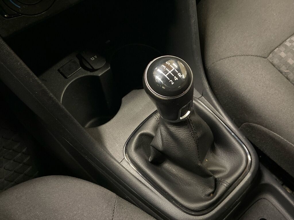 Volkswagen Polo 2016 Valkoinen