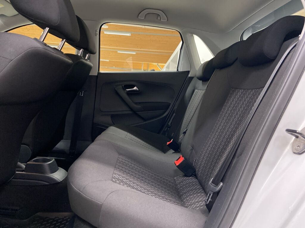 Volkswagen Polo 2016 Valkoinen