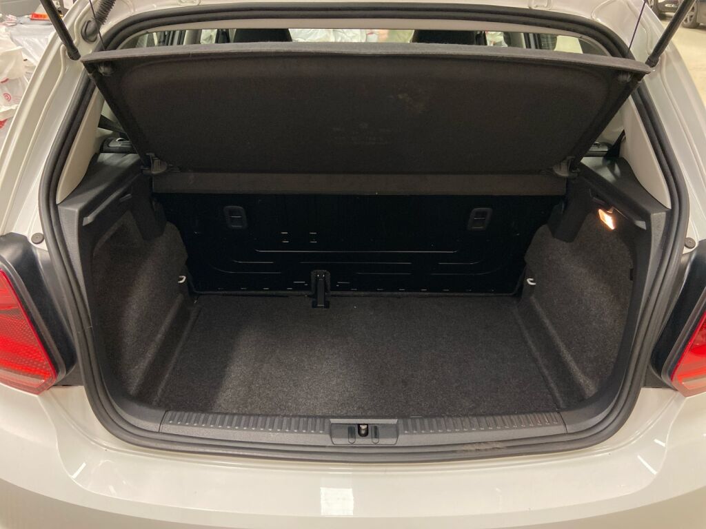 Volkswagen Polo 2016 Valkoinen