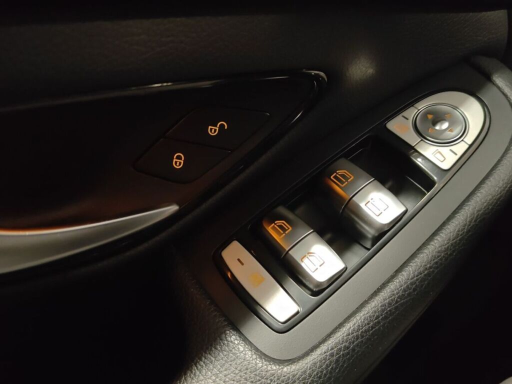 Mercedes-Benz C 2016 Valkoinen