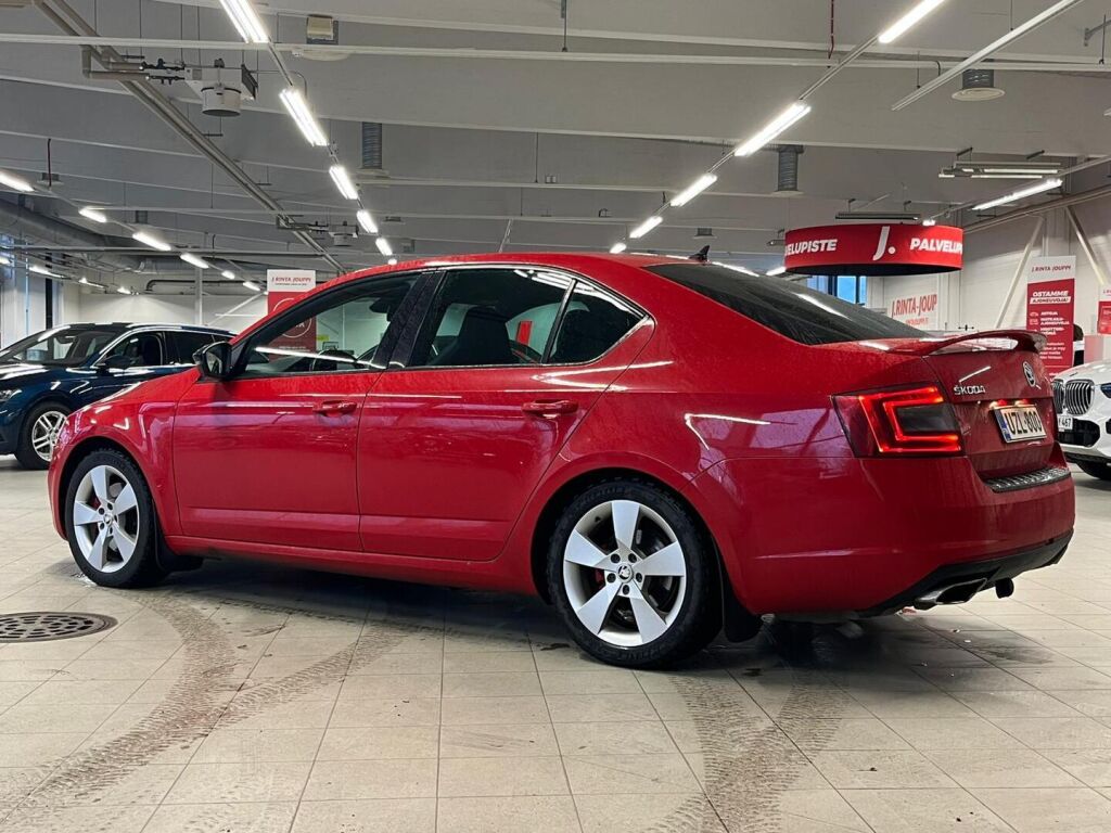 Skoda Octavia 2016 Punainen