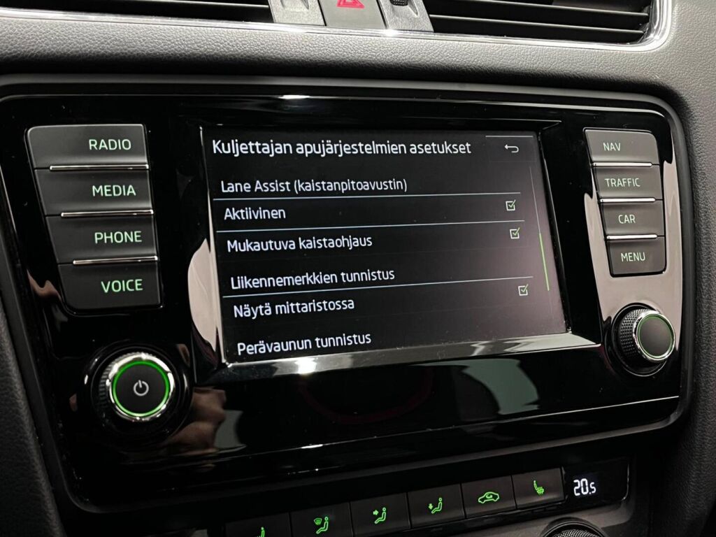 Skoda Octavia 2016 Punainen
