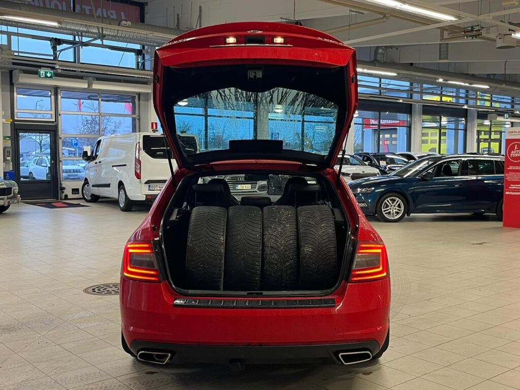 Skoda Octavia 2016 Punainen