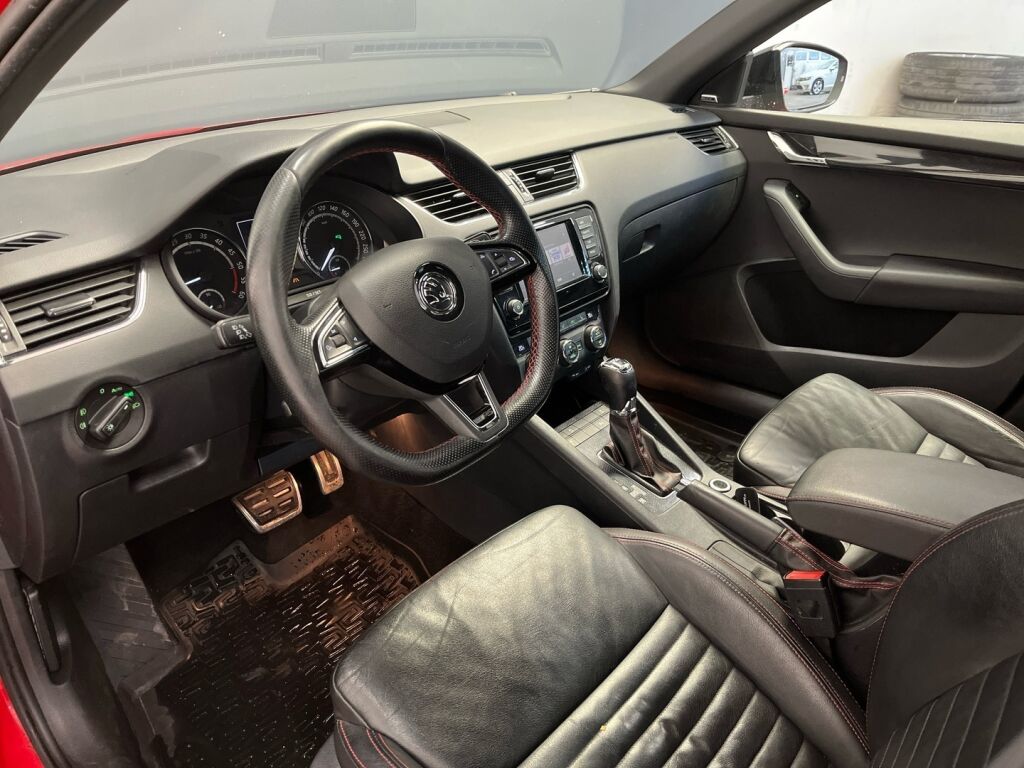 Skoda Octavia 2016 Punainen