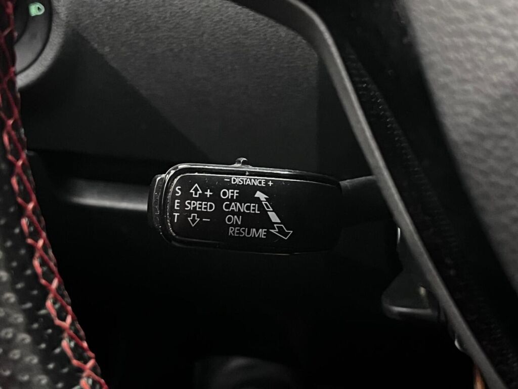 Skoda Octavia 2016 Punainen