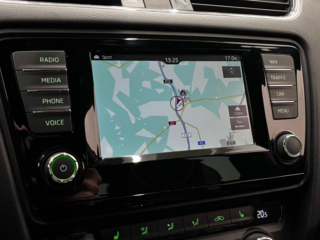 Skoda Octavia 2016 Punainen