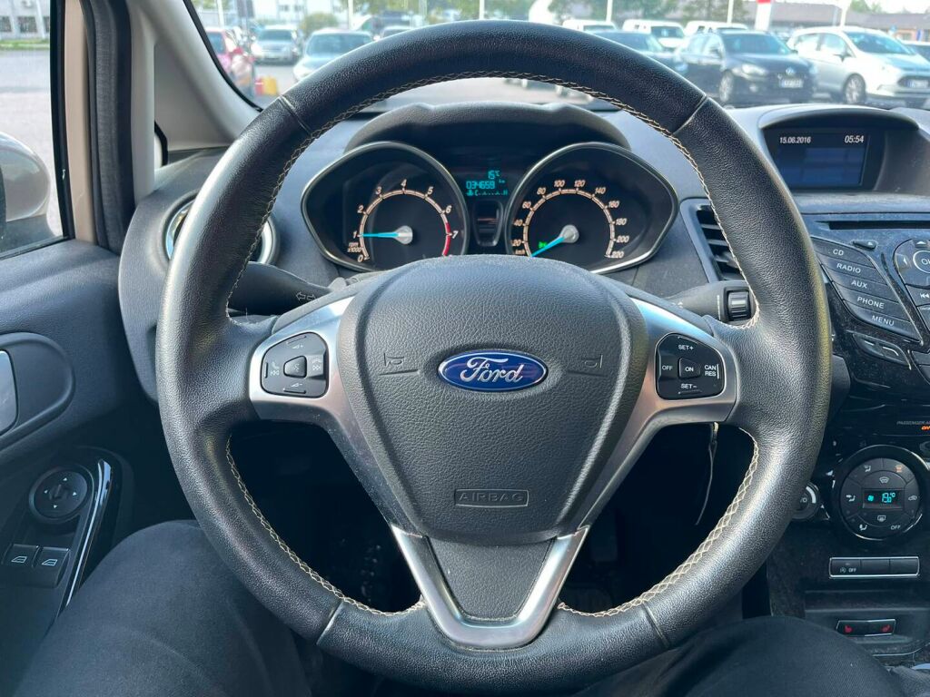 Ford Fiesta 2017 Ruskea (beige)