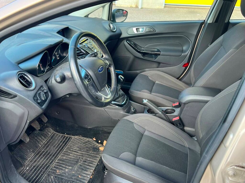 Ford Fiesta 2017 Ruskea (beige)