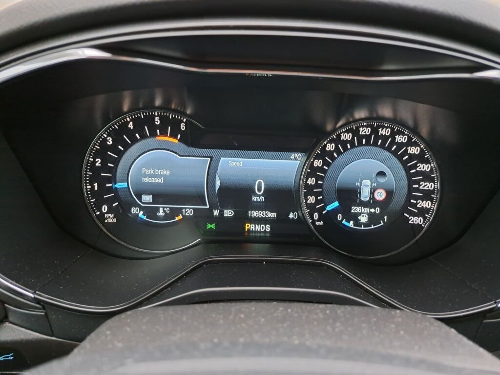 Ford Mondeo 2016 Punainen