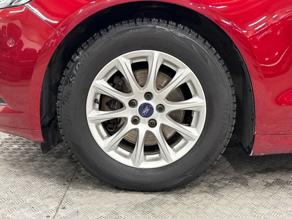 Ford Mondeo 2016 Punainen