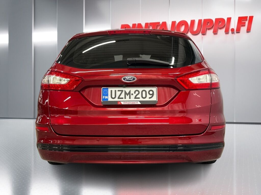 Ford Mondeo 2016 Punainen