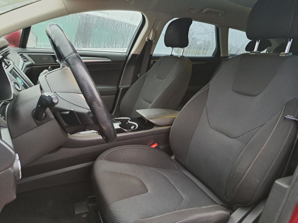 Ford Mondeo 2016 Punainen